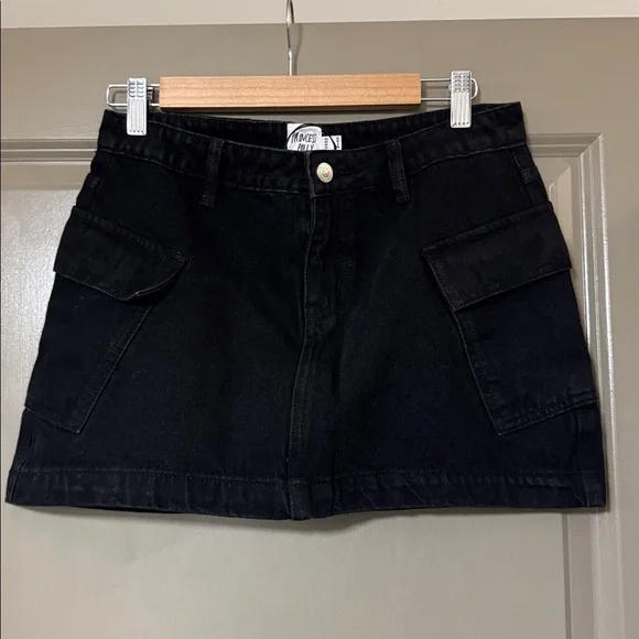 PRINCESS POLLY • Zakai Cargo Mini Skirt Black Denim - Picture 4 of 6